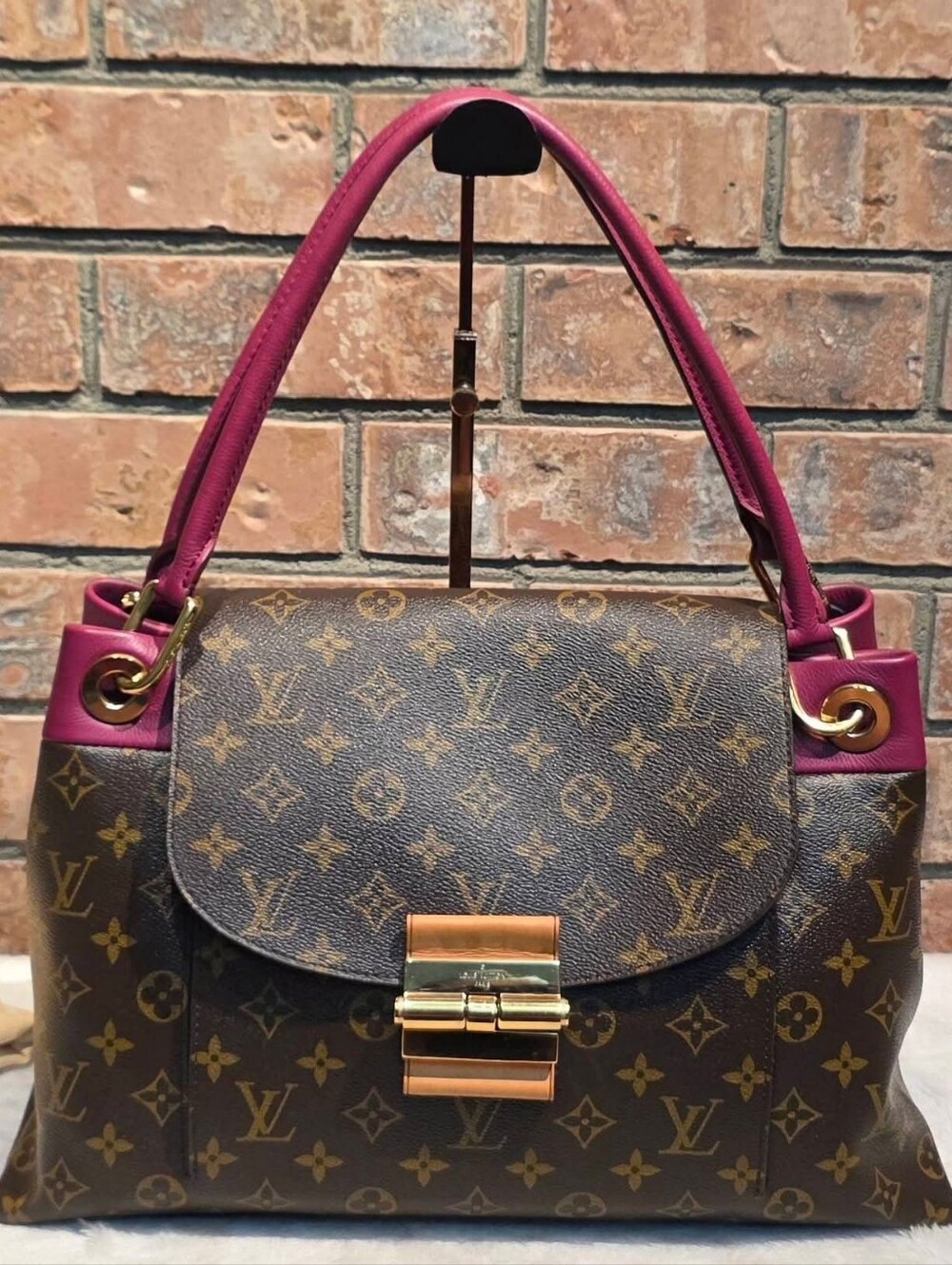 Authentic Louis Vuitton Olympe In Aurore